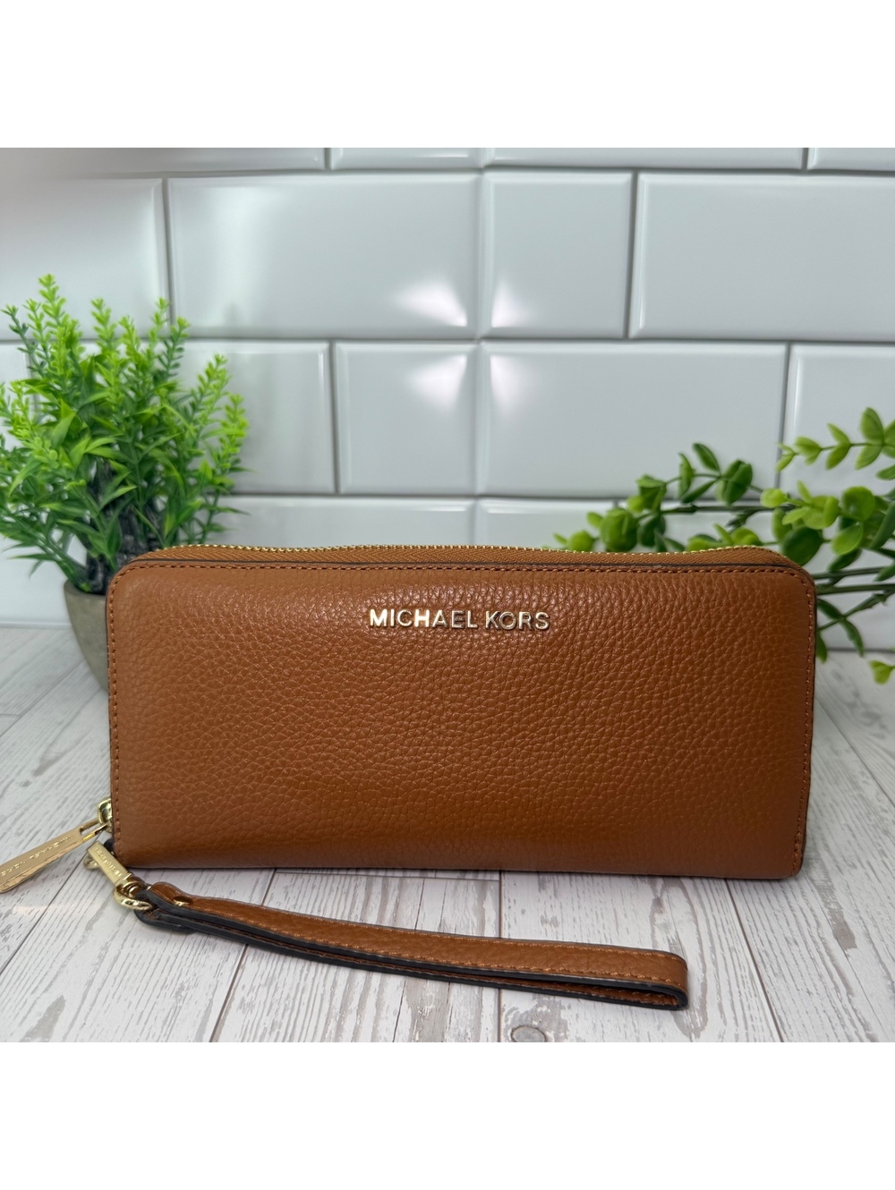 Michael Kors Brown Pebbled Leather Zip Around Wristlet Wallet (E2)